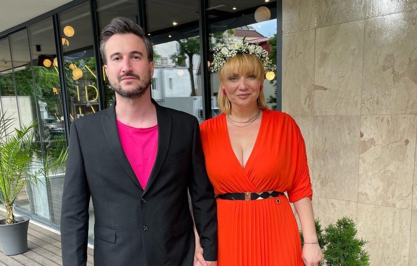 Cristina Cioran vorbește după reținerea lui Alex Dobrescu pentru trafic de droguri: „Este o înscenare. I-a plasat acea punguță” 1 cristina cioran rupe tacerea dupa ce alex dobrescu a fost retinut pentru trafic de droguri este o inscenare i a plasat acea punguta 67caaed1cdebc