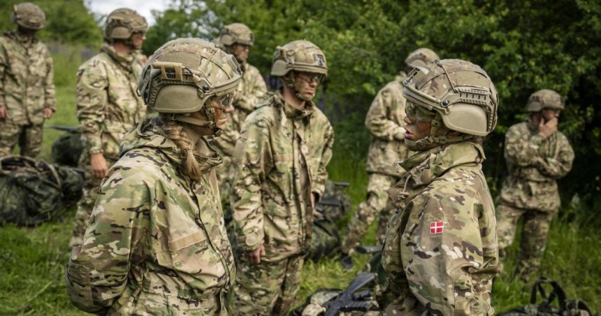danemarca va introduce serviciul militar obligatoriu pentru femei cu un an mai devreme decat se preconiza 67d2724cec6ed