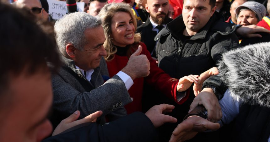 exclusiv madalin hodor vorbeste despre un cult al personalitatii in cazul lui calin georgescu care i aminteste de manifestarile legionare 67dae8ec59ab6