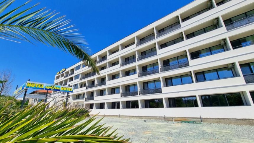 familia melcea vrea sa modernizeze si sa supraetajeze hotelul aqua park din eforie nord 67e7cede403c2