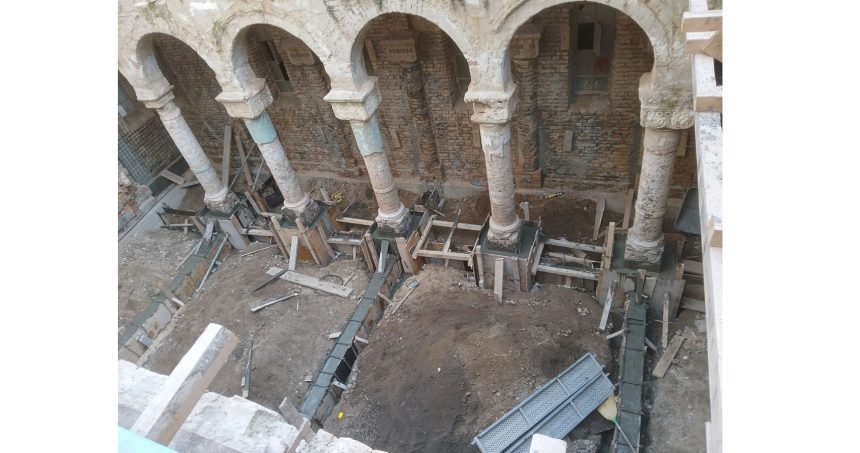 foto continua lucrarile la sinagoga mare din constanta monumentul isi va recapata stralucirea asemenea cazinoului 67e44df82d5f3