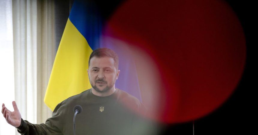 Imaginea cu Zelenski, publicată de revista Time, care a provocat supărarea Moscovei: „Ilustrează nivelul de dezvoltare intelectuală” 1 foto imaginea cu zelenski publicata de revista time care a provocat supararea moscovei ilustreaza nivelul de dezvoltare intelectuala 67e2f452c03d4
