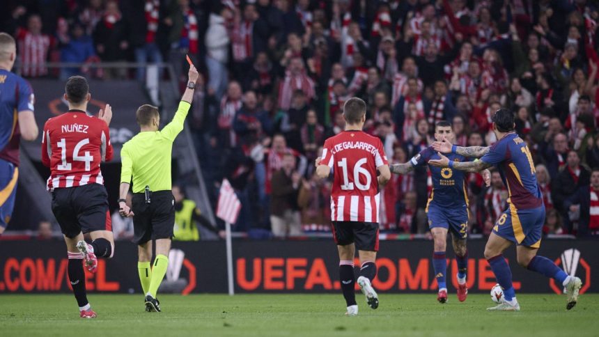 Campionul mondial care și-a îngropat echipa în Europa League! ”Un dezastru”, ”două greșeli de neiertat” și note de 3 și 4 1 foto si video campionul mondial care si a ingropat echipa in europa league un dezastru doua greseli de neiertat si note de 67d402c5022ad