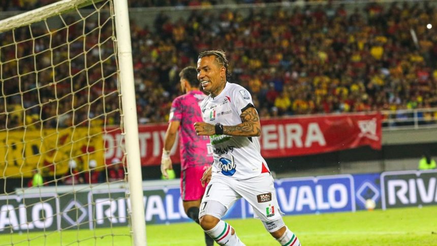 foto si video dayro moreno es un goleador de raza pura inca un gol marcat in duelul fantastic pentru istorie cu radamel falcao 67dfd24ad9028