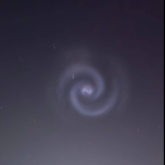 foto spirale luminoase ciudate aparute pe cerul romaniei noaptea trecuta 67e270211ffba