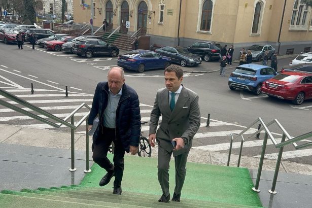 foto video primarul cristian radu a ajuns la tribunalul constanta nici de data aceasta edilul nu a vrut sa dea declaratii 67e3c86d3d27f
