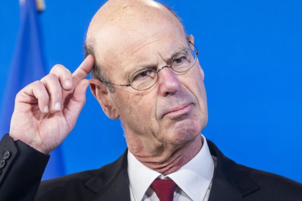franta ar putea sa taxeze superbogatii ca sa poata cheltui mai mult de 3 din pib pentru aparare ce calcule face ministrul economiei 67c7f31ab128d