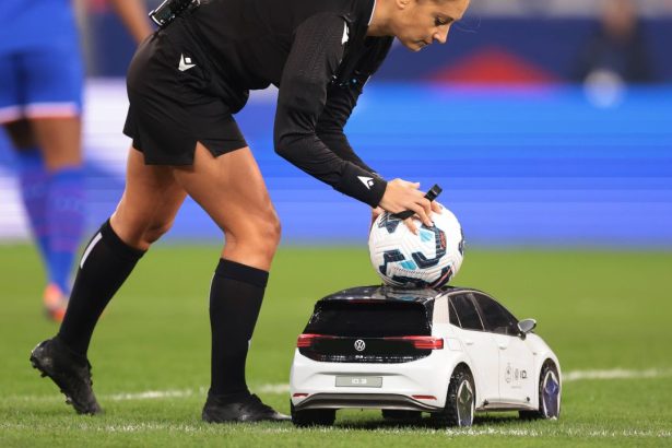 galerie foto arbitra din superliga romaniei a dezvaluit care este jucatorul ei preferat e pe val 67e4686abc0ba