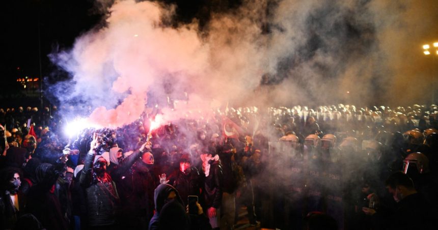 galerie foto erdogan acuza o miscare de violenta pe strazile istanbulului dupa arestarea primarului a sasea seara de proteste 67e1b77c90501