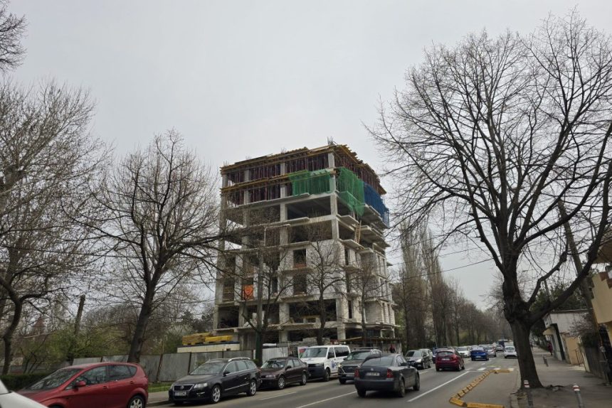 galerie foto lucrarile la blocul din abator al omului de afaceri tanase bela au fost reluate proiectul a creat dispute in spatiul public 67e6781d17ae4