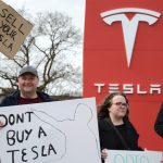 galerie foto proteste in marea britanie impotriva lui elon musk o miscare ampla de boicotare a companiei tesla se extinde la nivel global 67e836ef9fb21