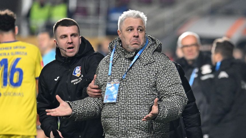 galerie foto sumudica s a imbracat pe placul lui gigi becali cum a aparut pe banca la rapid fcsb 67c4a4e049111