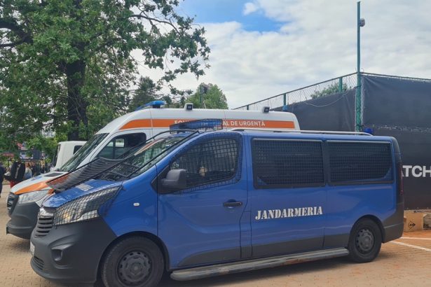 in parcul de la gara o femeie a fost luata in vizor de jandarmi fiind banuita de consum de substante interzise 67d7fc763d9f5