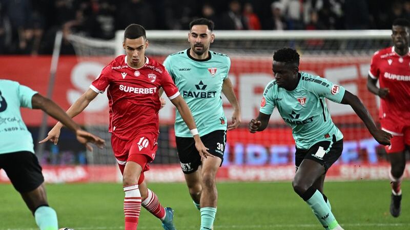 live text uta arad dinamo ultimul meci din sezonul regulat din superliga de la 2000 doi jucatori out de la uta 67cef17c0b531