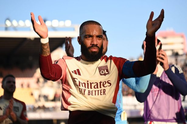lyon si a facut incalzirea inaintea meciului cu fcsb lacazette i a rapus pe adversari cu o dubla 67c485178d2d1