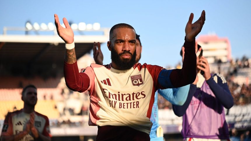 lyon si a facut incalzirea inaintea meciului cu fcsb lacazette i a rapus pe adversari cu o dubla 67c485178d2d1