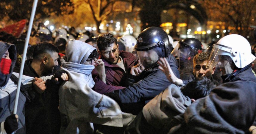 MAE a emis avertizare de călătorie pentru Turcia, în urma protestelor din Istanbul și alte orașe 1 mae a emis avertizare de calatorie pentru turcia dupa protestele din istanbul si alte orase 67ded53db49a4