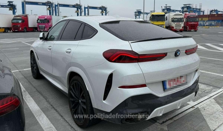 Mașini de lux cu acte false, pregătite pentru export, descoperite de polițiștii de frontieră din Constanța 1 masini de lux cu acte false pregatite pentru export descoperite de politistii de frontiera constanteni 67dbfcd1ebaaf