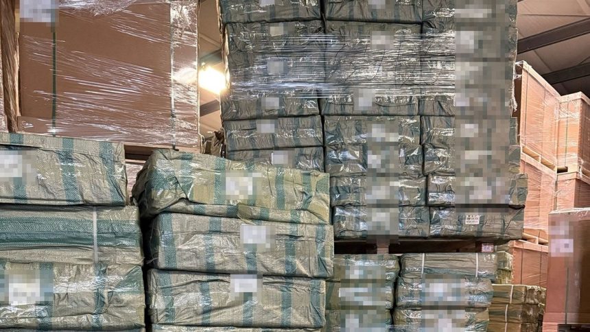 Mii de produse contrafăcute, în valoare de aproximativ 3.8 milioane lei, descoperite de polițiștii de frontieră din Constanța 1 mii de produse susceptibile a fi contrafacute in valoare de aproximativ 3 8 milioane lei descoperite de politistii de frontiera constanteni 67cacf56dc4b8
