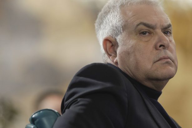 ministrul apararii prezinta scuze pentru ca i a trimis o scrisoare de felicitare generalului teodoru cercetat in dosarul de tradare 67c9b6d72dcae