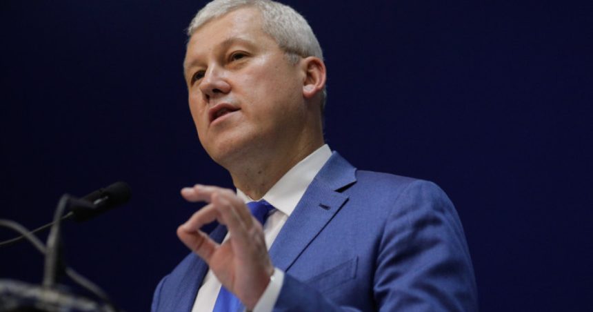 Moțiunea simplă a AUR împotriva ministrului Cătălin Predoiu, dezbătută și votată pe 2 aprilie 1 motiunea simpla a aur impotriva ministrului catalin predoiu dezbatuta si votata pe 2 aprilie 67e41b6771659