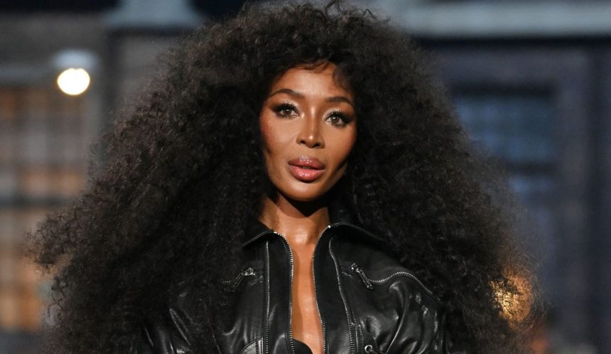 naomi campbell aparitie grandioasa la 54 de ani a atras toate privirile cu silueta ei impecabila la saptamana modei de la milano 67c2f001d9135