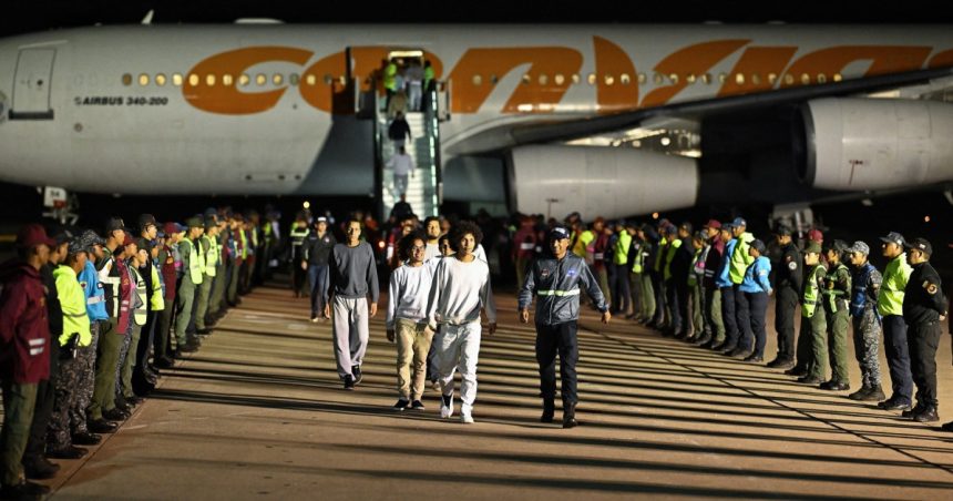 nazistii au fost tratati mai bine decat venezuelenii deportati de trump spune un judecator din sua 67e255b470cf2