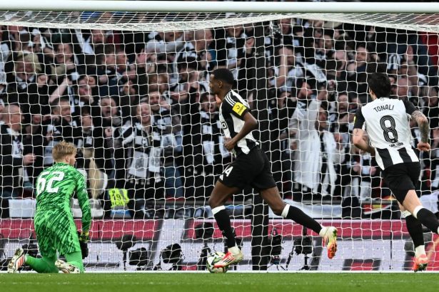 newcastle o bate pe liverpool si castiga primul trofeu dupa 70 de ani 67d71d5f768ac