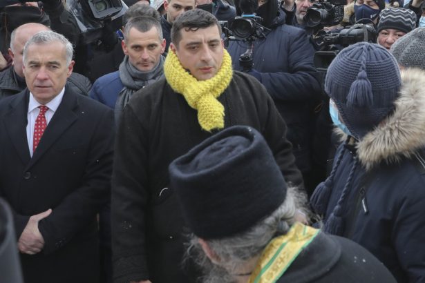 news alert simion anunta ca o contestatie la decizia bec privind candidatura lui georgescu ajunge la ccr 67cef2192be42