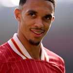 nu va fi titular gary neville l a pus la punct pe trent alexander arnold dupa anuntul transferului la real madrid 67e522c8af4a6