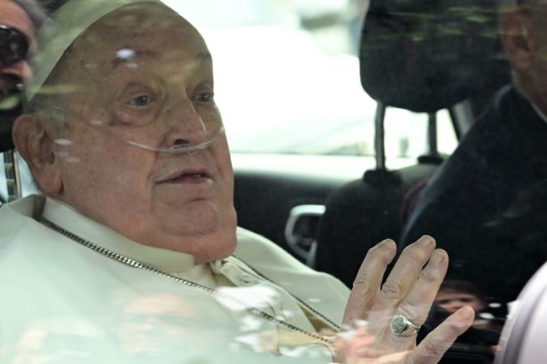 papa francisc s a intors la vatican dupa ce a aparut la balconul spitalului din roma care este starea suveranului pontif 67e182fb6f2e7