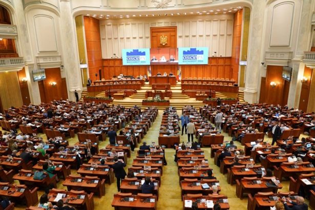 parlamentarii chiulangii vor fi sanctionat mai drastic cu cat vor fi platite absentele nemotivate 67e1ae70b2082