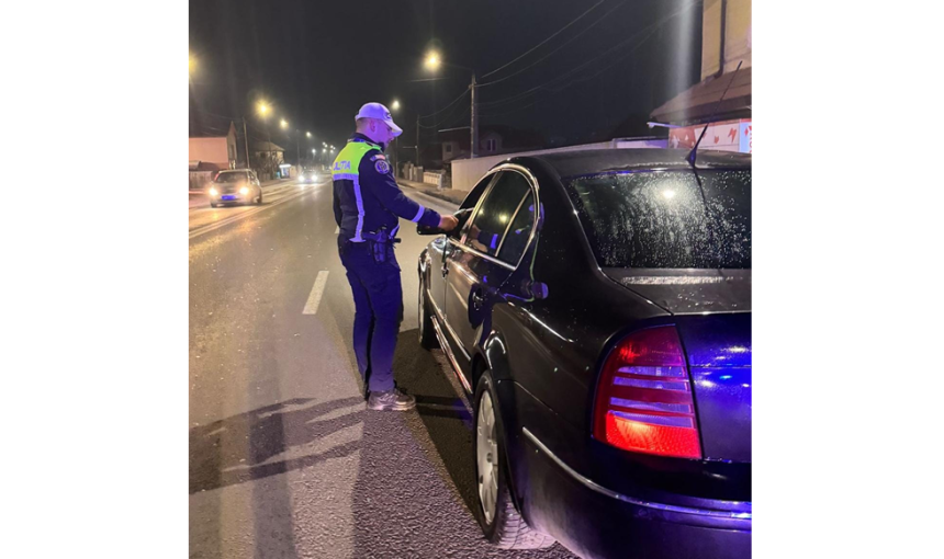 Pericol pe drumurile din Constanța, Hârșova, Topalu și Mangalia: Polițiștii au prins mai mulți bărbați beți sau fără permis la volan. 1 pericol pe drumurile din constanta harsova topalu si mangalia mai multi barbati beti sau fara permis au fost prinsi de politisti la volan 67e164b56742b