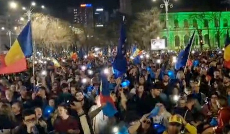 Peste 10 mii de persoane la mitingul pro-european din Piața Victoriei 1 peste 10 mii de persoane la mitingul pro european in piata victoriei 67d5c424c9acd