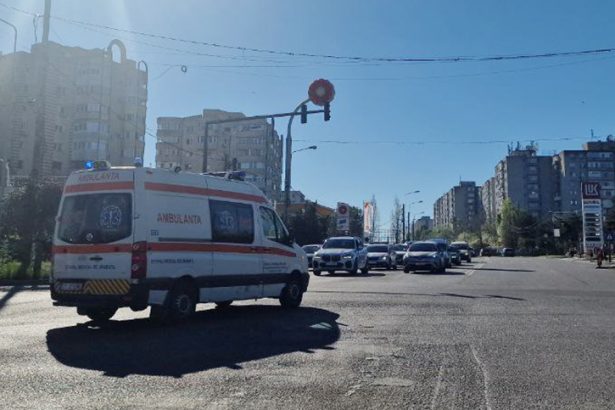 politistii de la sectia 1 in alerta intervin si ambulanta si echipajele smurd 67d6c39d5c4ea