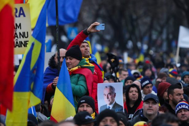polonezul prins de jandarmi cu un cutit asupra sa la protestul aur a fost arestat preventiv 67c4af7c9a737