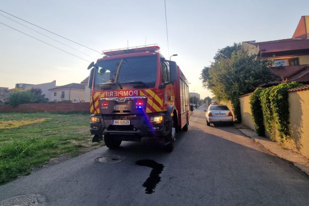 pompierii sunt in alerta un incendiu a izbucnit in navodari 67d982df91565