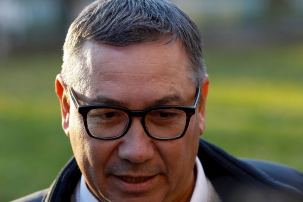 ponta il ataca dur pe predoiu si spune ca a strans semnaturile si isi va depune candidatura la prezidentiale 67c5d5cd6c490