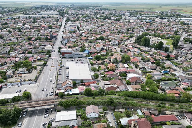 primaria constanta a dat in judecata mai multi inculpati din dosarul retrocedarilor pentru sute de mii de euro procesul se reia dupa 3 ani 67d262228ceb3