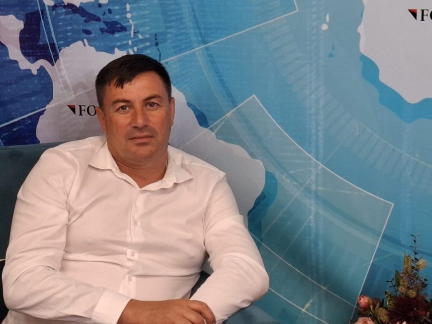 Primarul cu șapte sate implementează mai multe proiecte. 1 primarul cu sapte sate are in derulare mai multe proiecte 67d3655ab9fb2