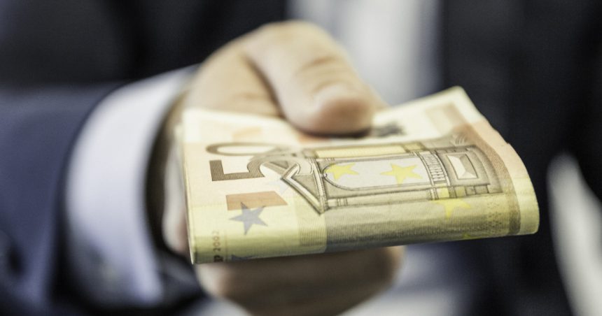 primarul unei comune din timis a fost trimis in judecata pentru ca ar fi obtinut cu acte false 14 milioane de euro din bani europeni 67c9c133b09ec