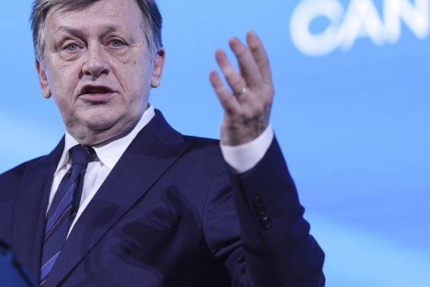 reactia lui crin antonescu la discutiile dintre ciolacu si lasconi nu e cazul ca domnul prim ministru sa puna problema demisiei 67c9fb5a1a498
