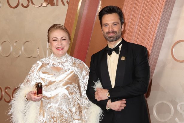sebastian stan cu mama la premiile oscar 2025 de ce l a certat georgeta orlovschi pe actor chiar pe covorul rosu i am spus ca nu pot 67c55740e31d5