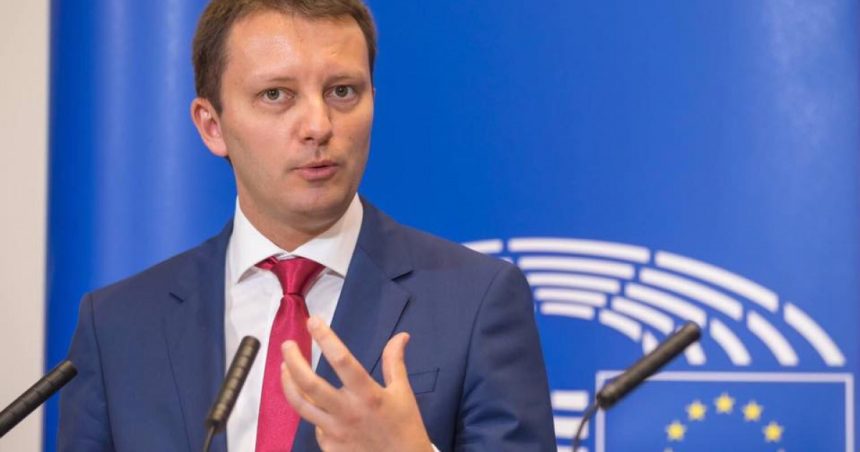 Siegfried Mureşan: Călin Georgescu respinge fondurile europene pentru a ne menține vulnerabili în faţa Rusiei 1 siegfried muresan calin georgescu refuza fondurile europene fiindca ne vrea vulnerabili in fata rusiei 67c7415a87d30