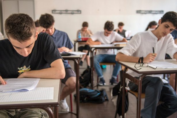 simulare bacalaureat 2025 calendarul probelor pe care elevii le sustin in luna martie cand se vor afisa rezultatele 67c7f7eb0bfb1