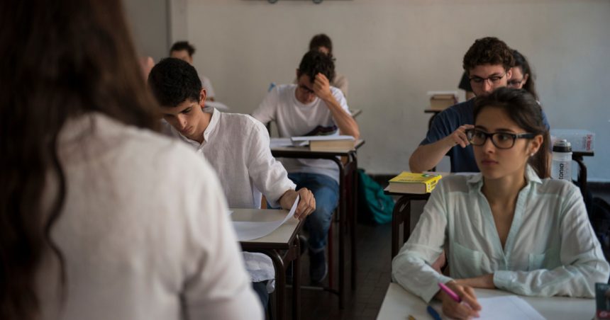 Simulare Evaluare Națională 2025. Prima probă susținută de elevi pe 17 martie. Data afișării rezultatelor. 1 simulare evaluare nationala 2025 elevii sustin prima proba pe 17 martie cand se vor afisa rezultatele 67c6983f0c0dd