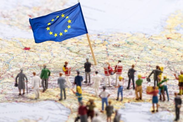 sondaj eurobarometru 70 dintre romani considera ca tara noastra beneficiaza de pe urma statutului de membru ue 67e26fbf5d819