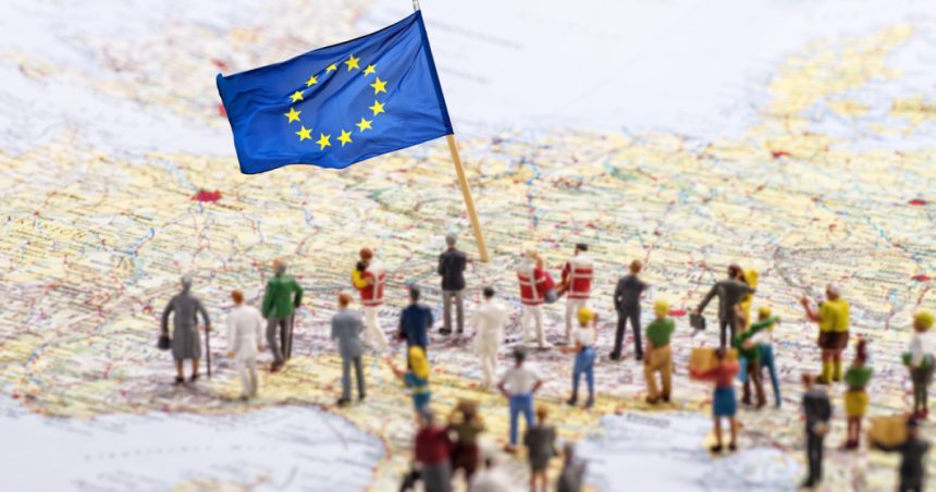 Sondaj Eurobarometru: 70% dintre români consideră că România beneficiază de statutul de membru UE 1 sondaj eurobarometru 70 dintre romani considera ca tara noastra beneficiaza de pe urma statutului de membru ue 67e26fbf5d819