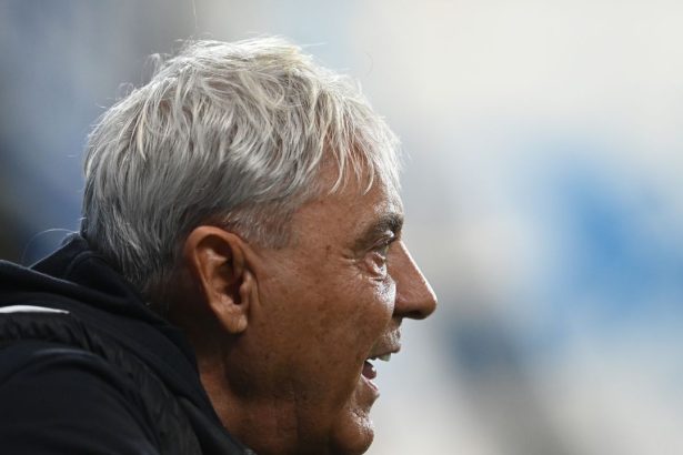 sorin cartu s a dezlantuit la adresa arbitrajului ma simt abuzat emotional pentru fcsb se aplica regulamentul corect ne iei la misto 67d16dfcdd0fb
