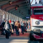 studentii pot din nou sa cumpere online bilete cu reducere la tren anuntul cfr calatori 67c87af0ebca7